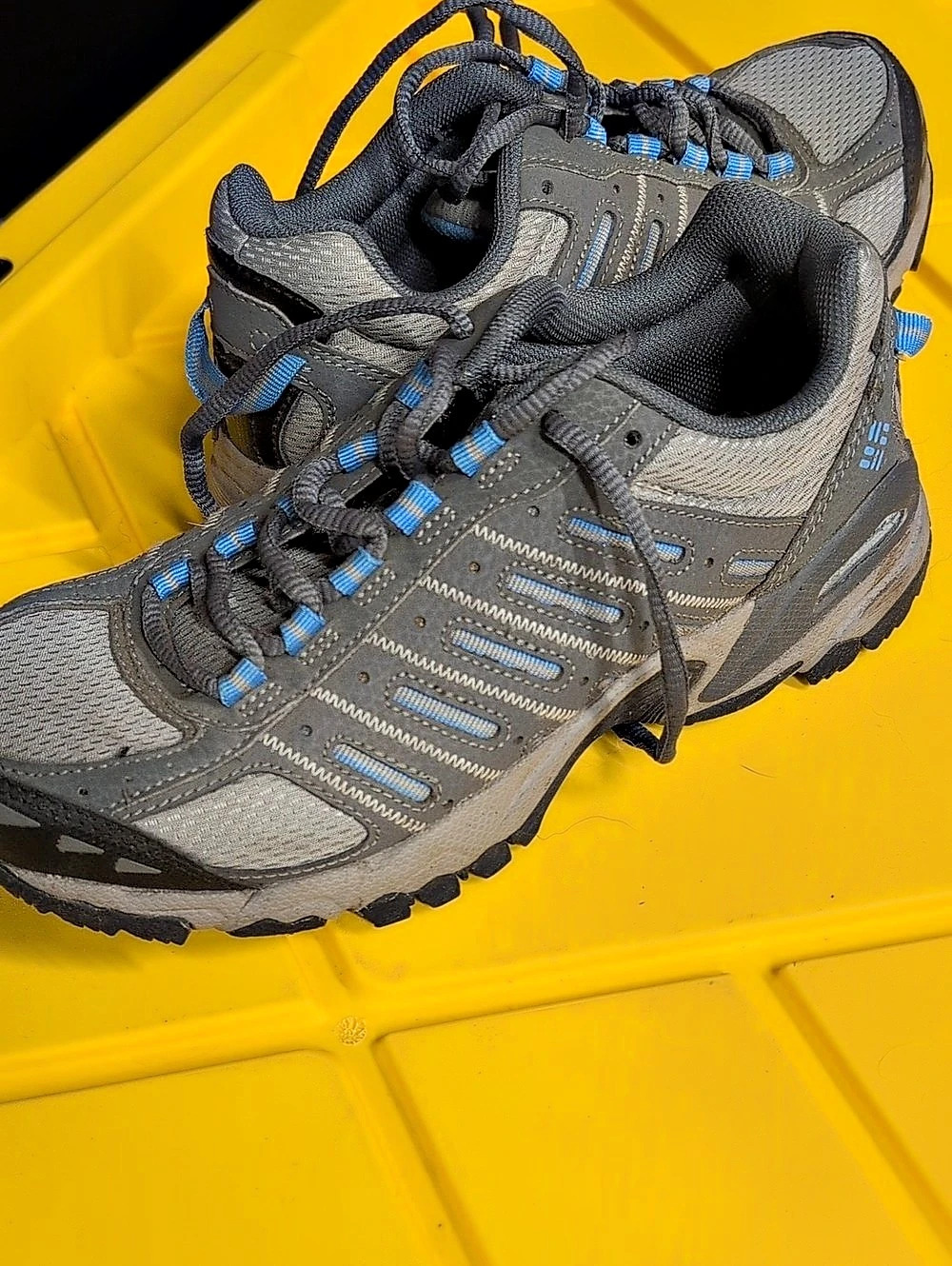 Columbia Redmond Women's Hiking Shoes Gray Black US 7